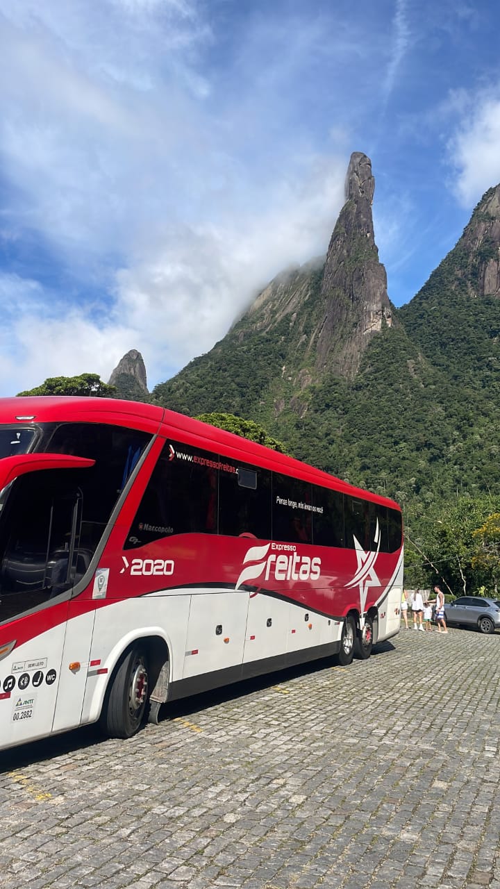 Expresso Freitas — Carro 2030 preto